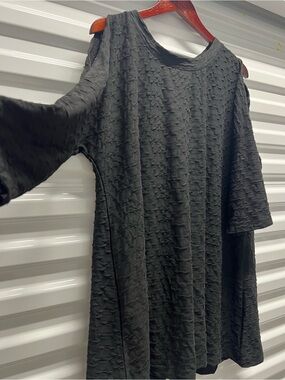 Women's Black Cold-Shoulder Textured Top